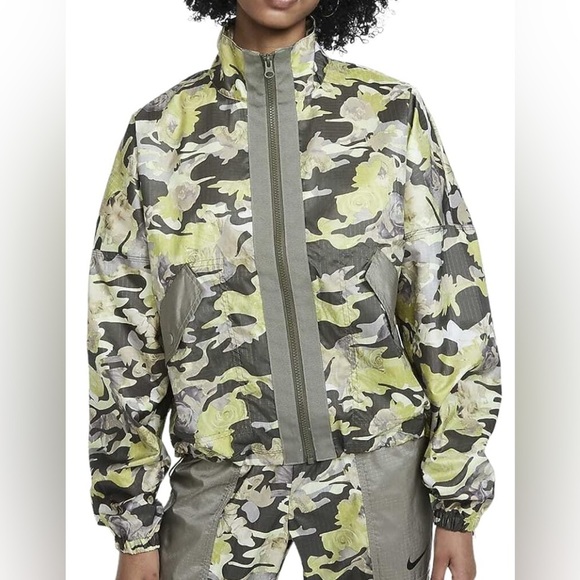 Nike Womens Camouflage‎ Windrunner Jacket Size XS - Cargo/Khaki - Picture 9 of 10